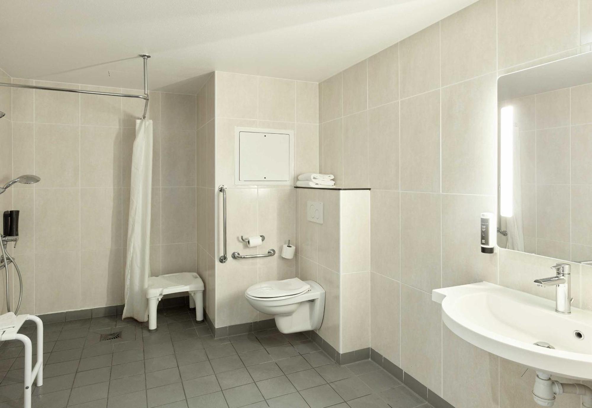 B&B Hotel Orly Chevilly Marche International Exterior photo